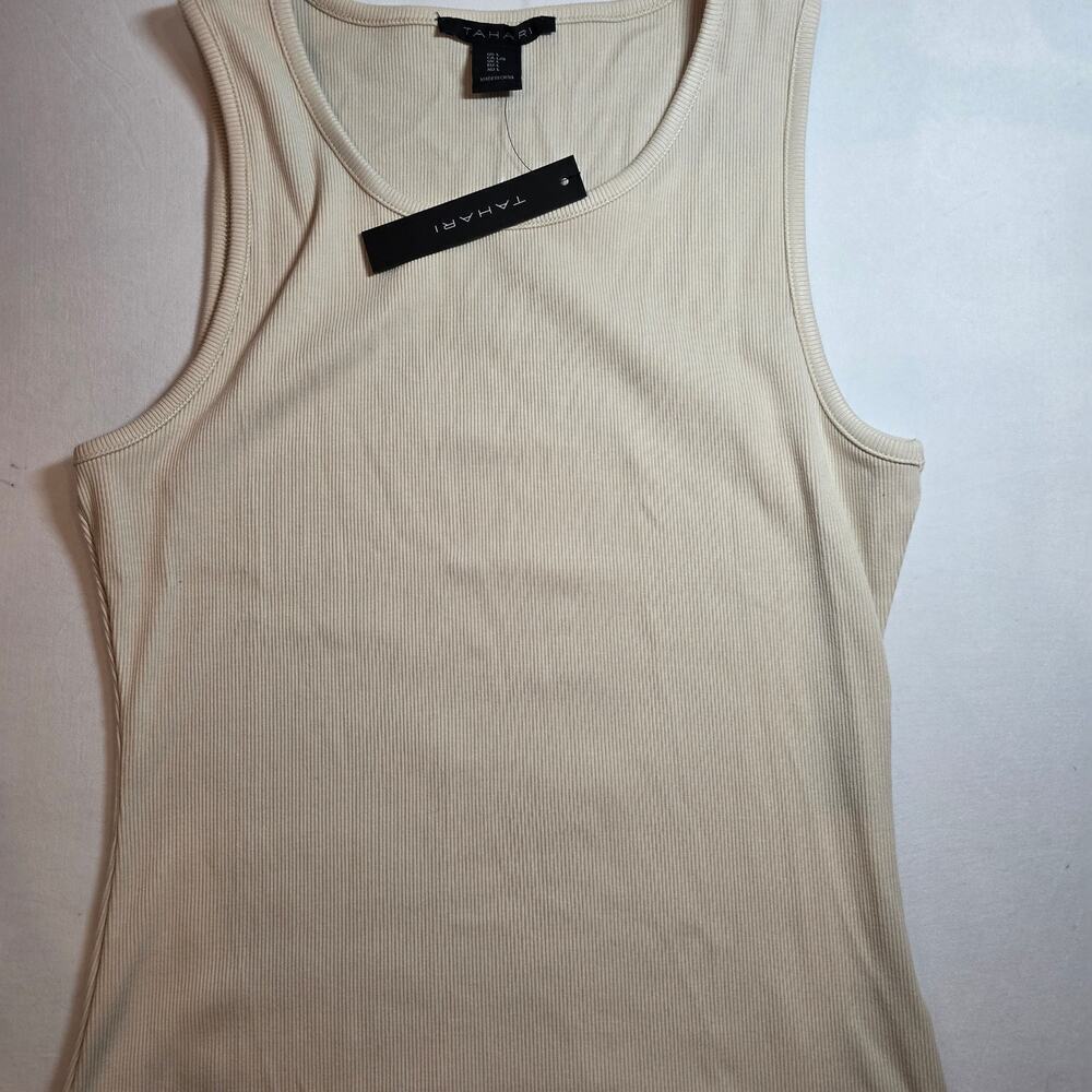 NWT Tahari Sleevless sweater top